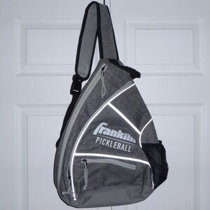 PICKLEBALL SLING BAG BACKPACK GRAY FRANKLIN SPORTS LARGE CAPACITY POCKETS HOOK